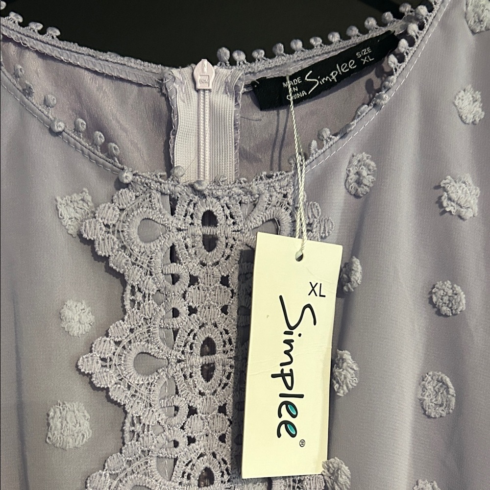 Elegant Lilac Dress with Lace Accents - Picture 2 of 4